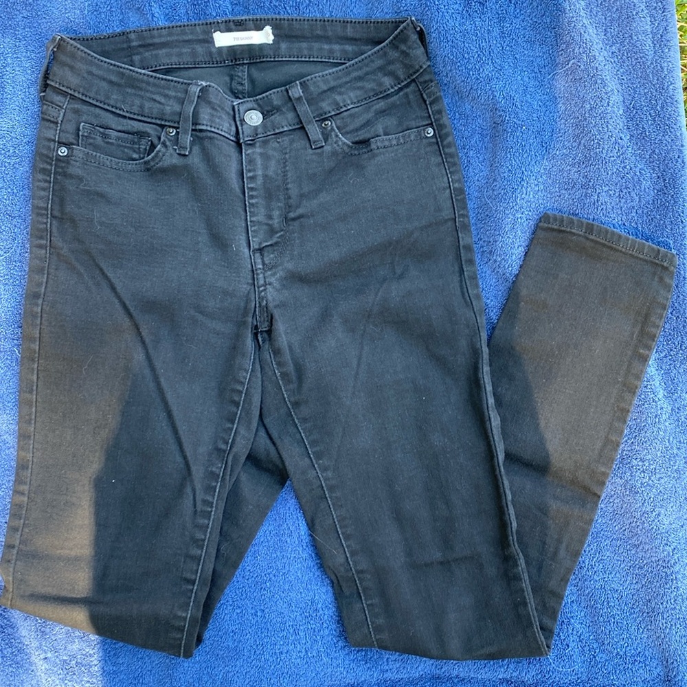 711 Levi’s Black Skinny Jeans